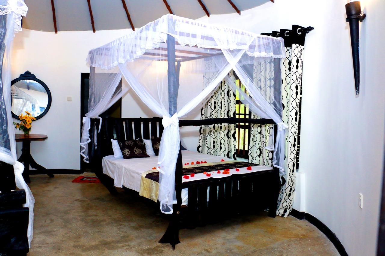 Turtle Watch Cabana Bed and Breakfast Tangalle Exterior foto